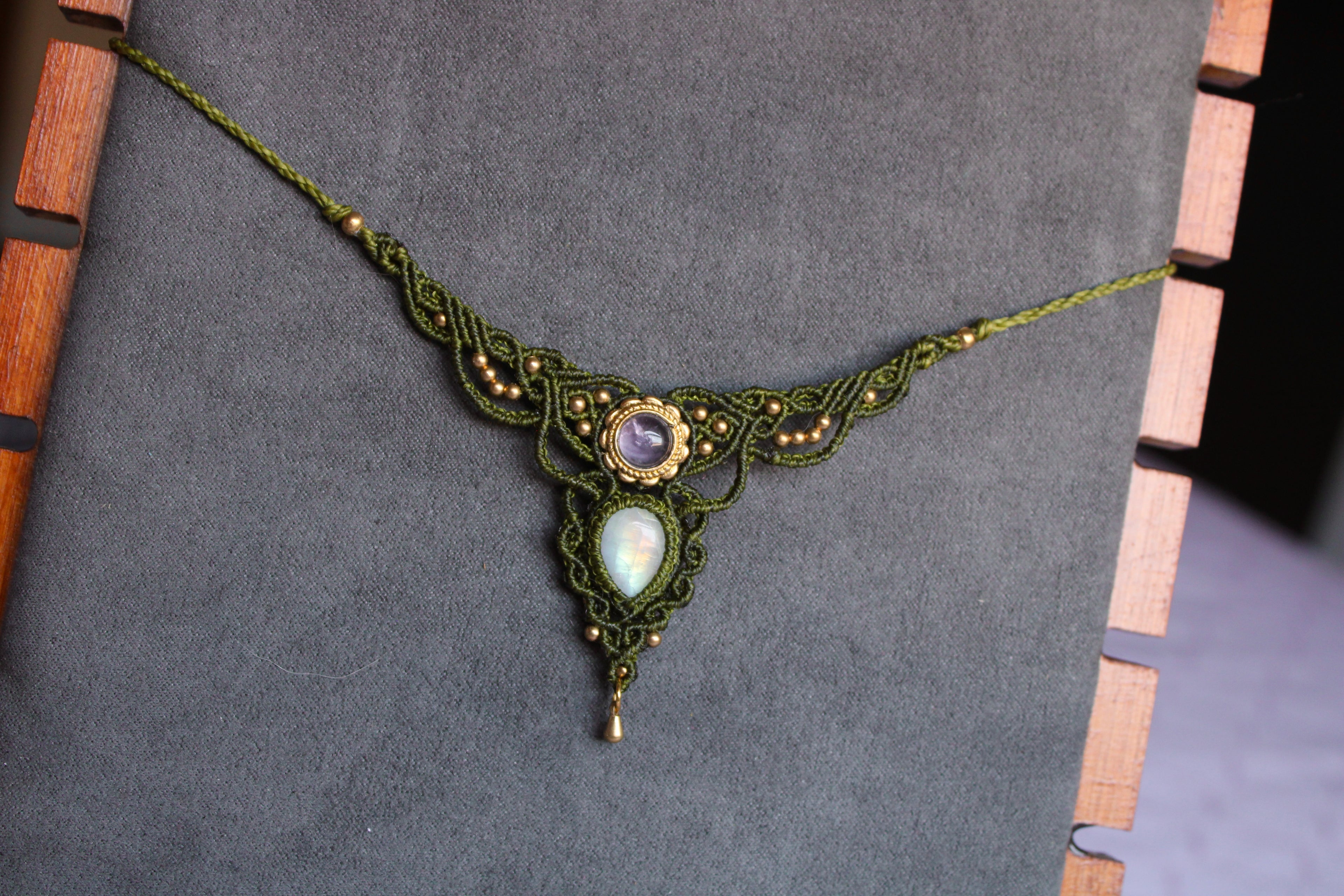 Collar Fae Amatista y Piedra Luna