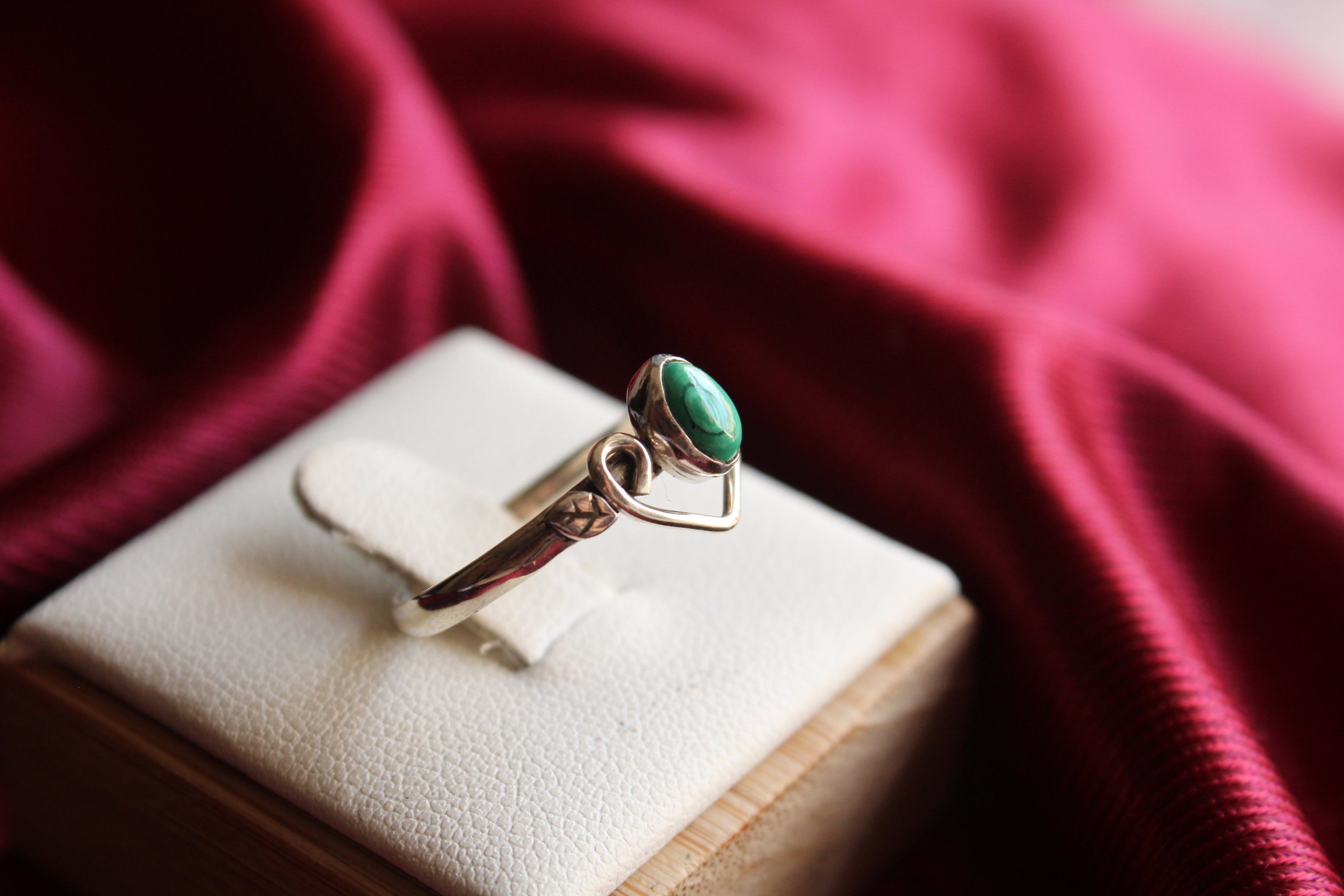 Anillo élfico Malaquita