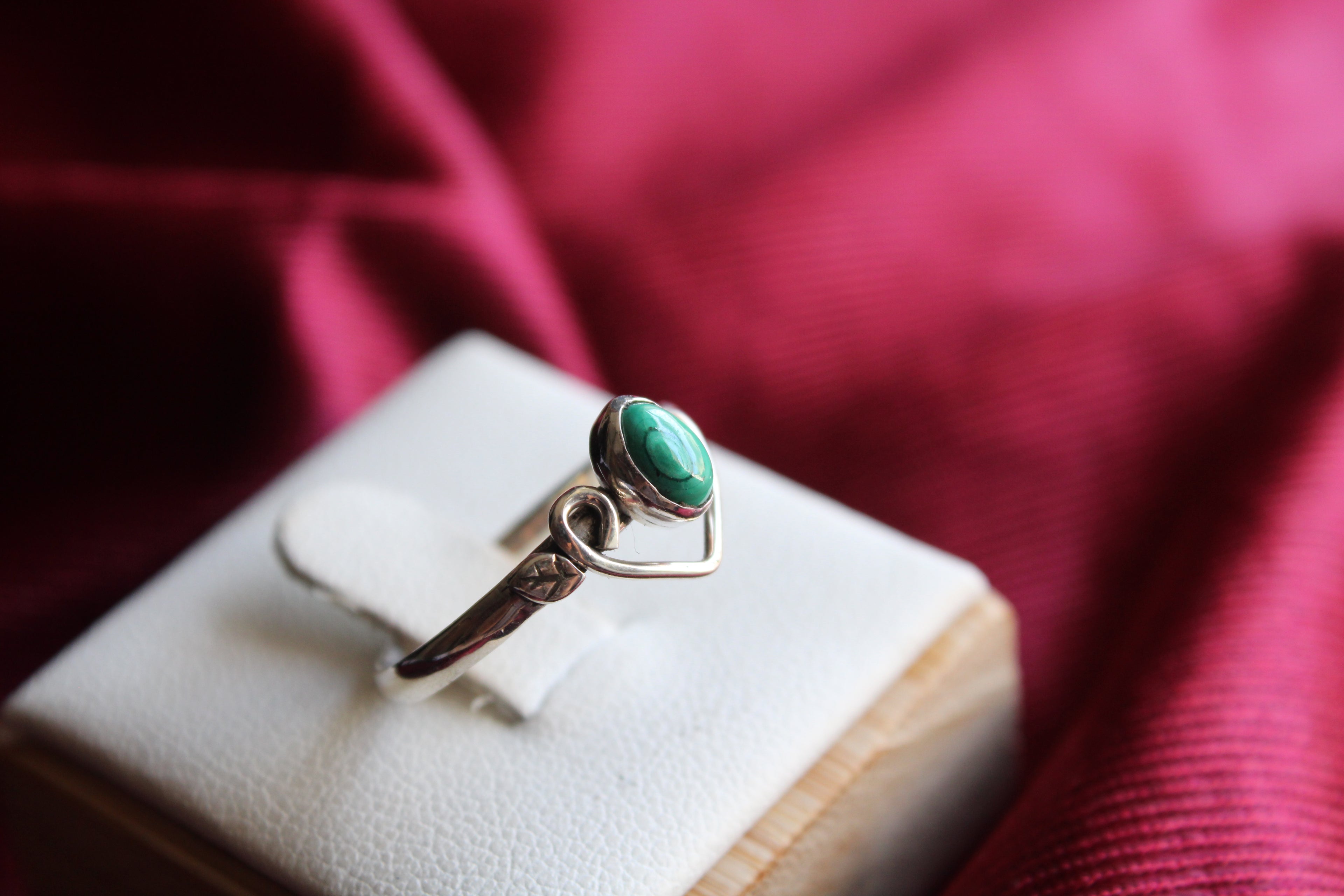 Anillo élfico Malaquita