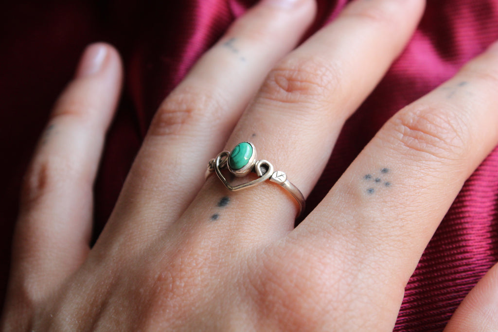 Anillo élfico Malaquita