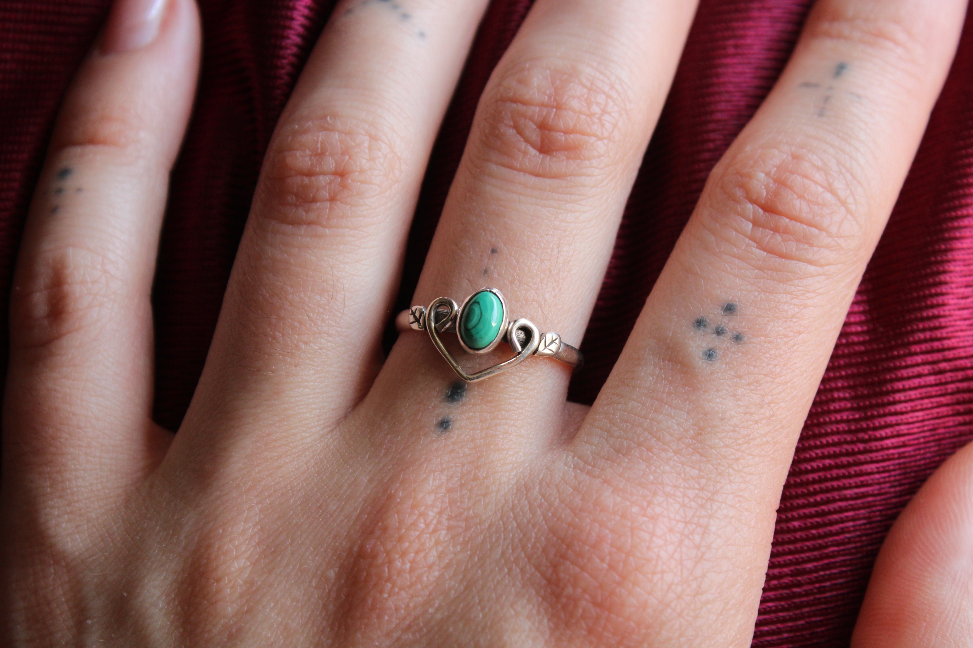 Anillo élfico Malaquita