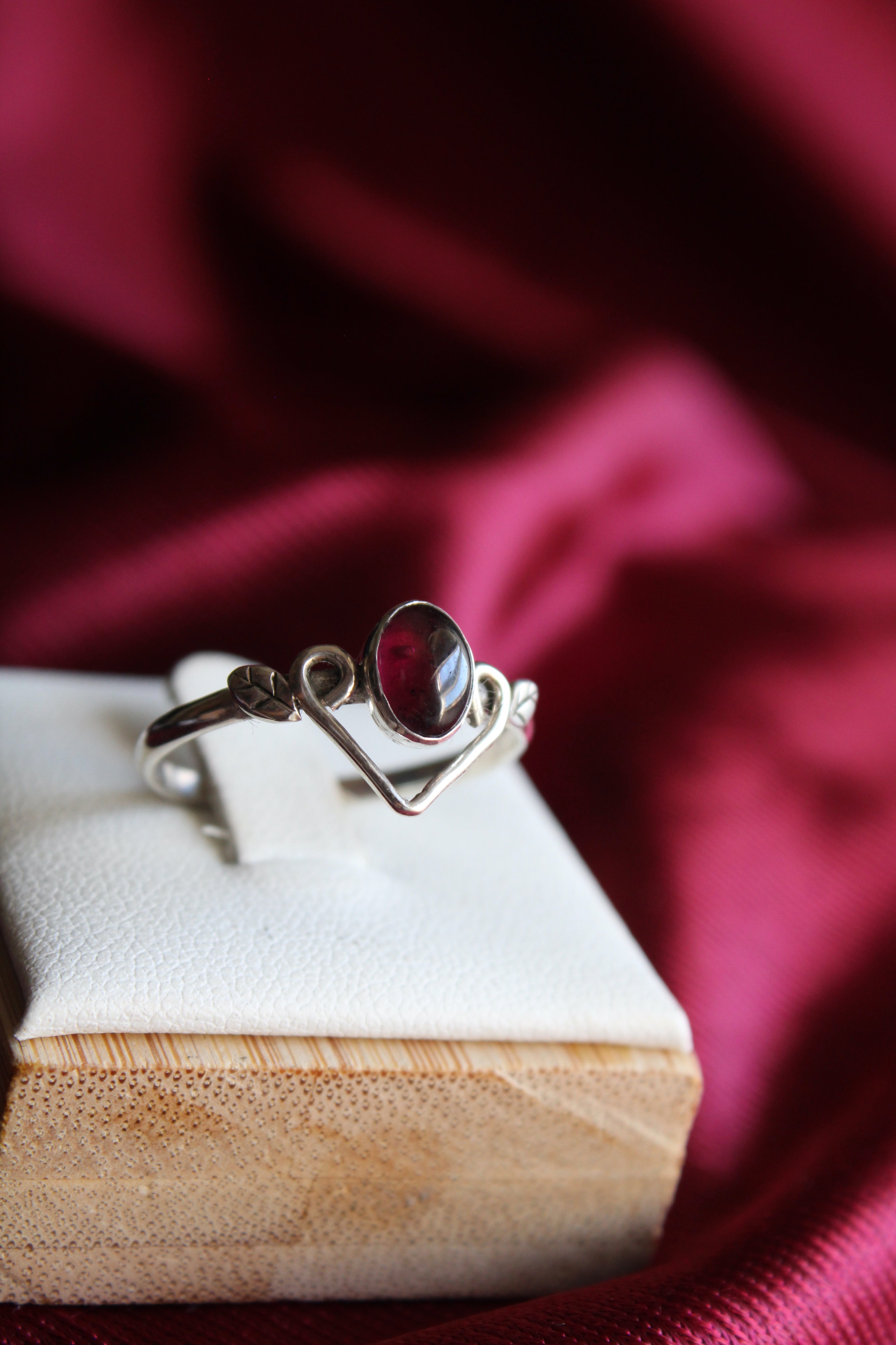 Anillo élfico Granate