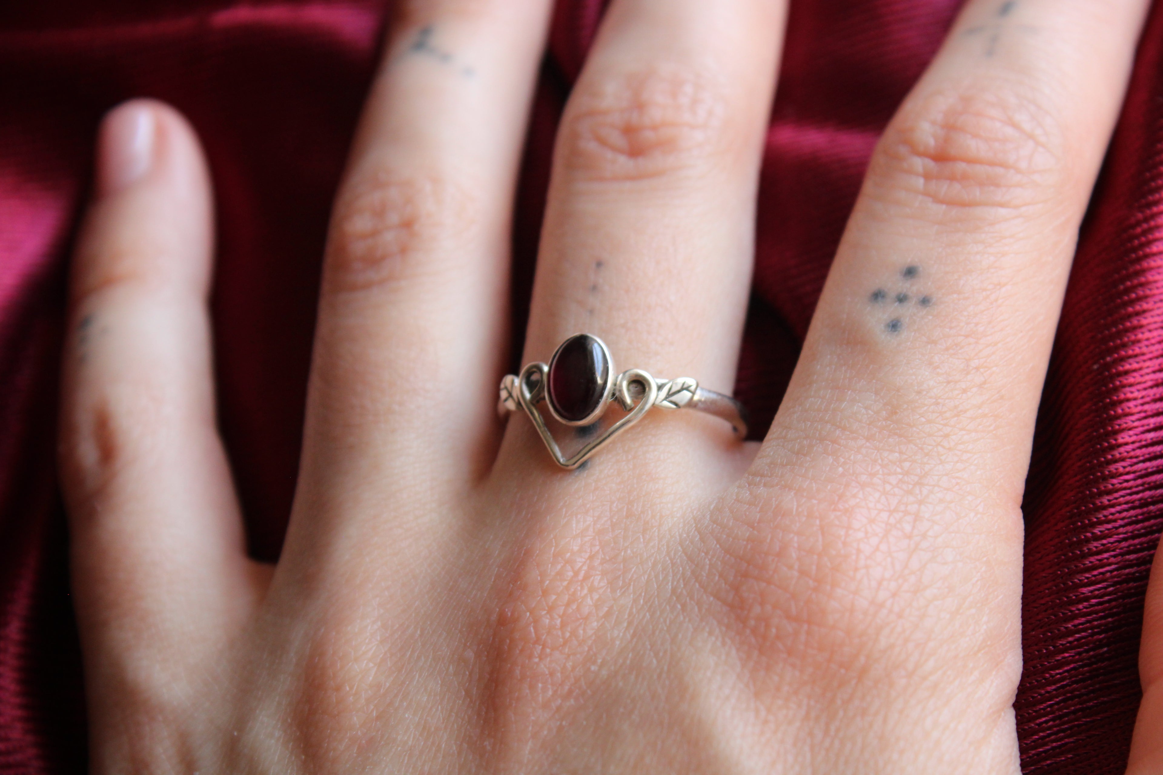 Anillo élfico Granate