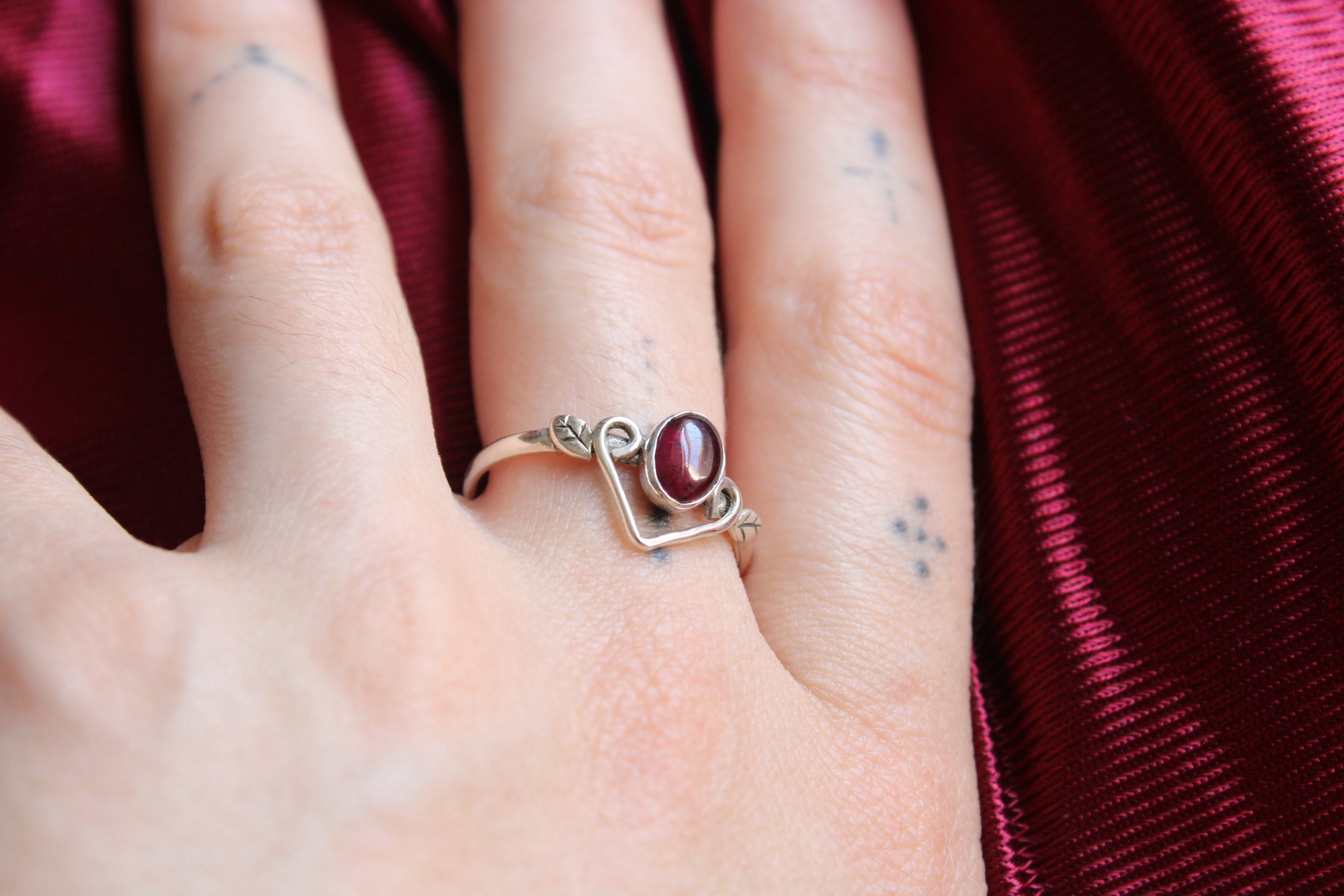 Anillo élfico Granate